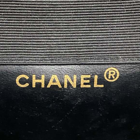 CHANEL Black Shoulder Bag - Picture 5 of 11